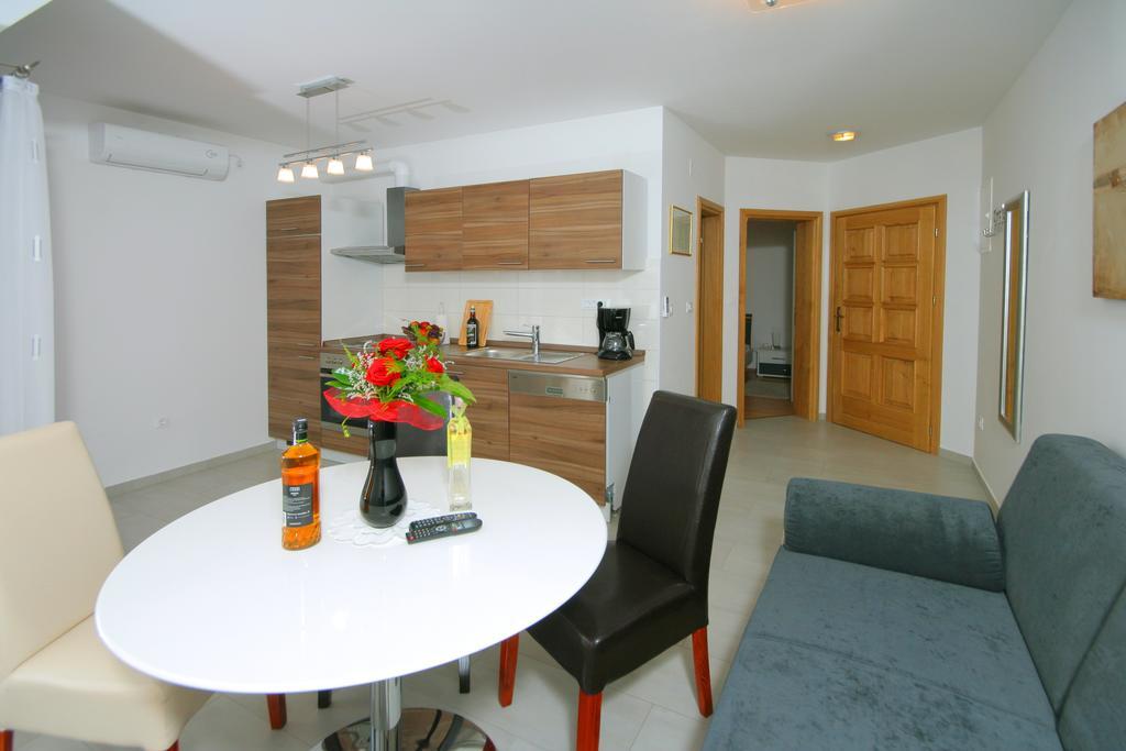 Apartmani Mane تروغير المظهر الخارجي الصورة